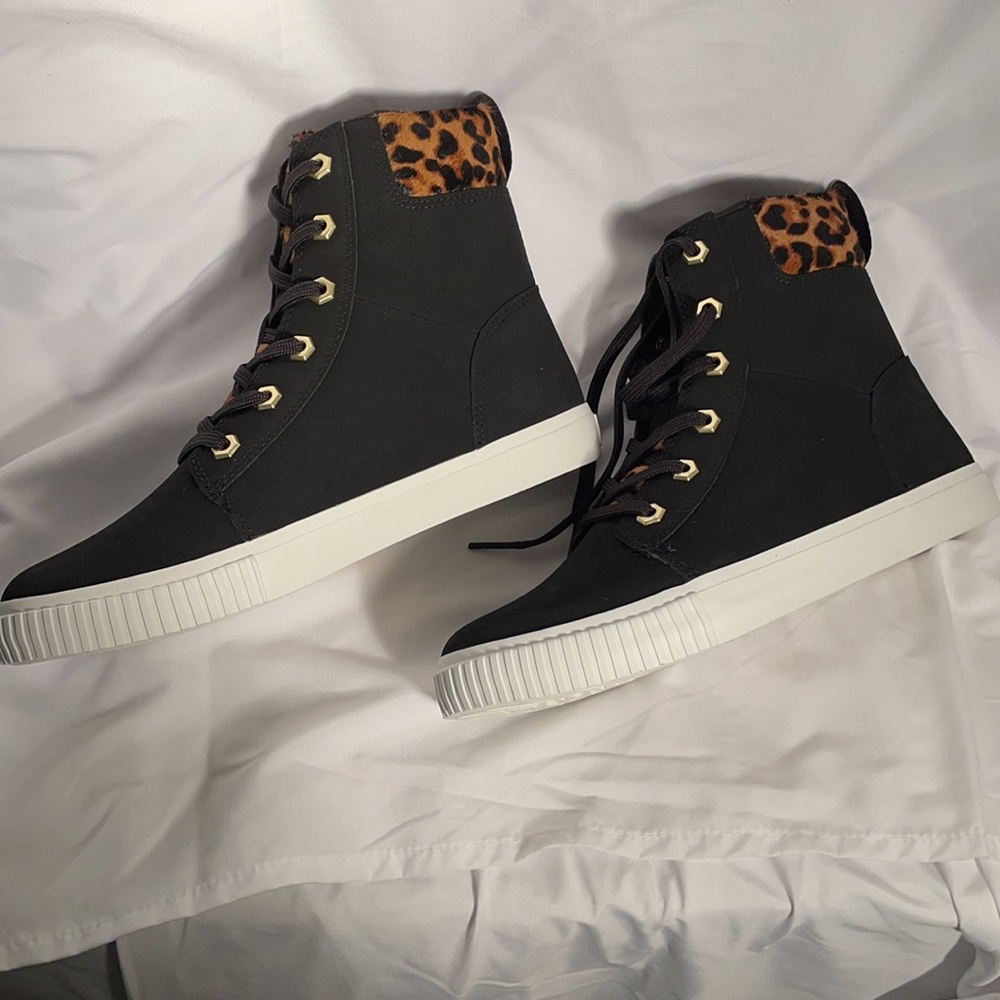 High Top Timberland Shoes with Leopard Detail